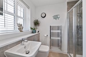 En Suite- click for photo gallery